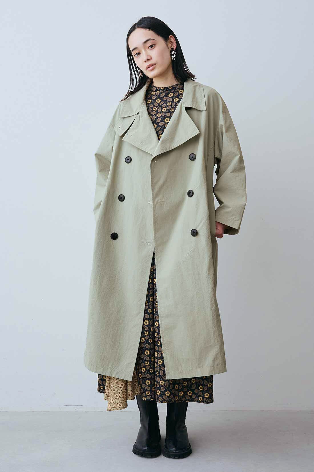 MEDE19F 撥水加工をほどこしたライトトレンチコート〈セージグレー
