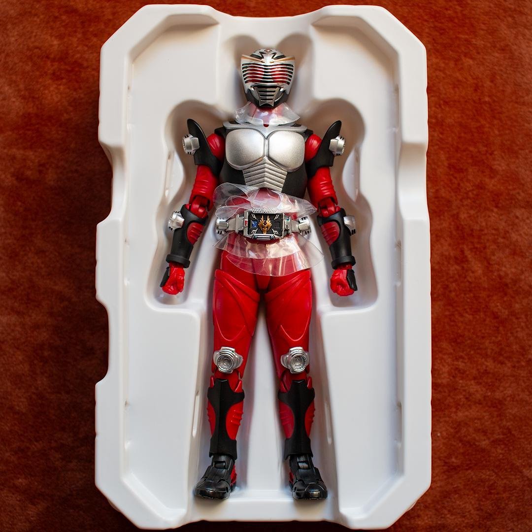 S.H. フィギュアーツ　真骨彫製法　仮面ライダー龍騎